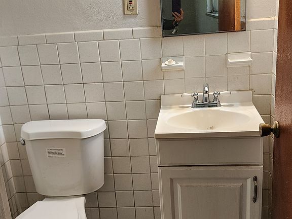 5th image of 8428 Steve Ave