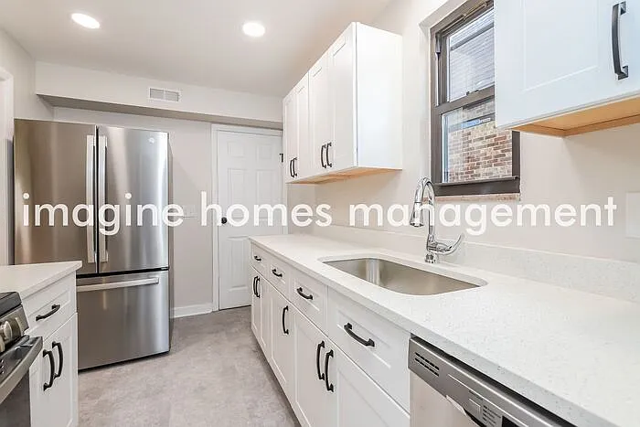 2044 Jacob St — Photo 7