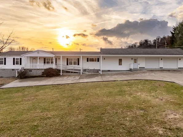 228 Midway St, Saltville, VA 24370