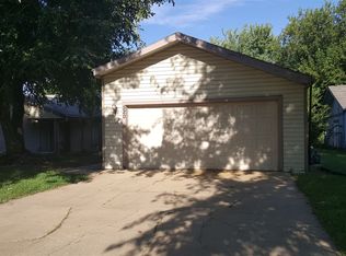 520 S Paula Ave, Wichita, KS 67209