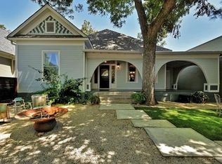 1104 Willow St, Austin, TX 78702