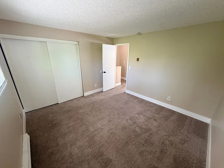 MAYC03 — Photo 15