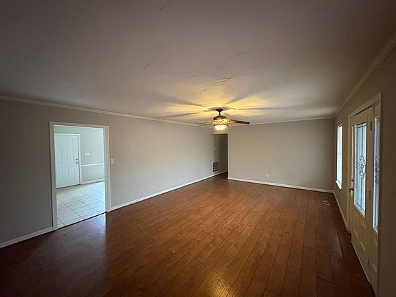 3rd image of 100 Lake Country Dr