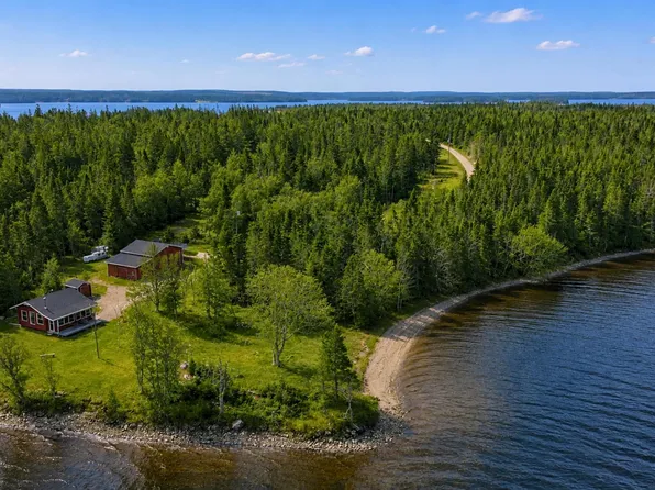 60 Hummingbird Ln, Loch Lomond, NS B2E 1C4