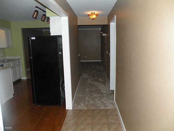 4th image of 57204 Faircrest Dr