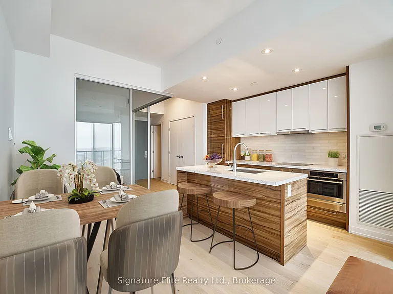 488 University Ave #2705 — Photo 3