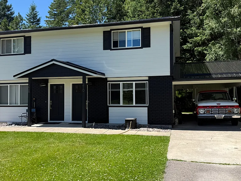 210 Meadow Lake Dr — Photo 2