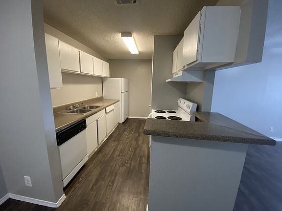 3rd image of 1709 W Schunior St #11182305