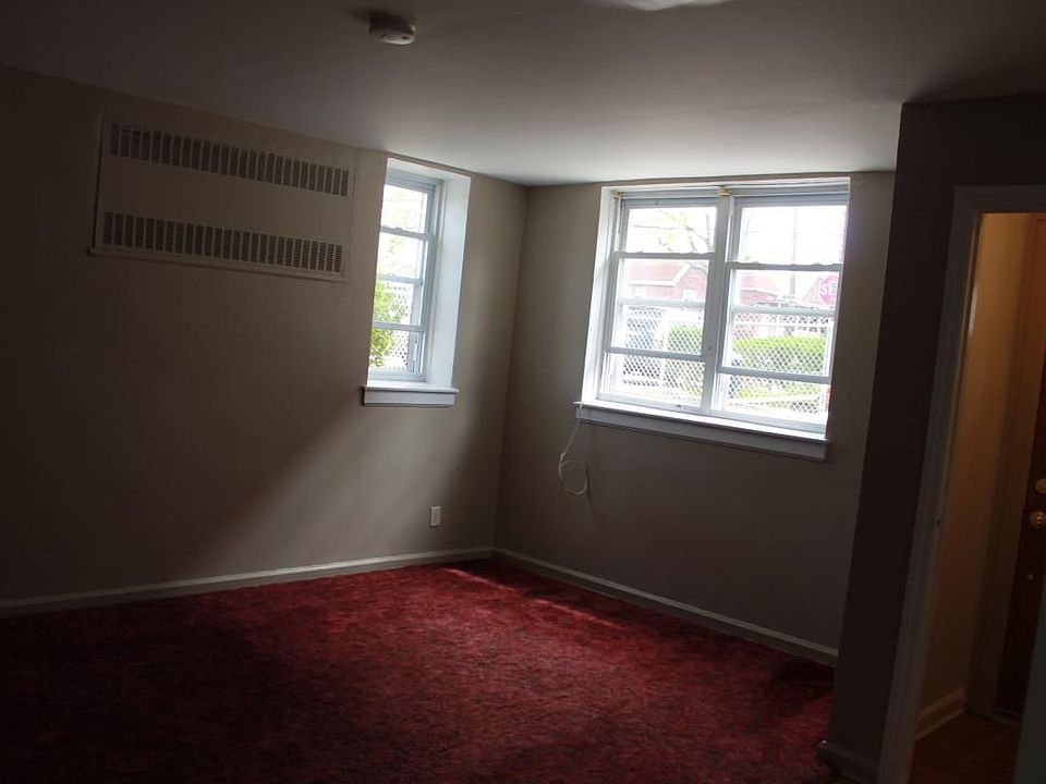 1st image of 1330 E 51st St