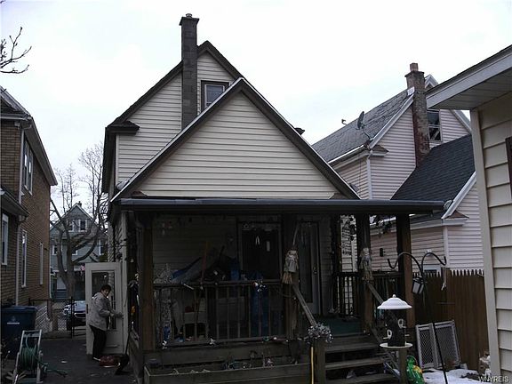 3rd image of 32 Parkview Ave
