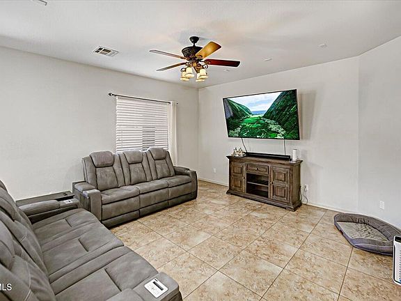 4th image of 376 ARMITAGE Way
