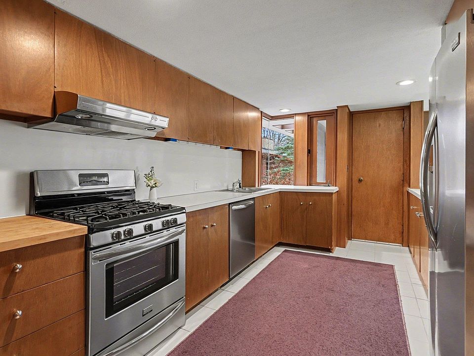 10th image of this home