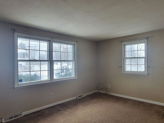 2nd image of 407 Arcadia Ave