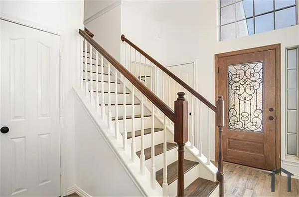 4 bed, 2470 sqft, $3,400 — Photo 2