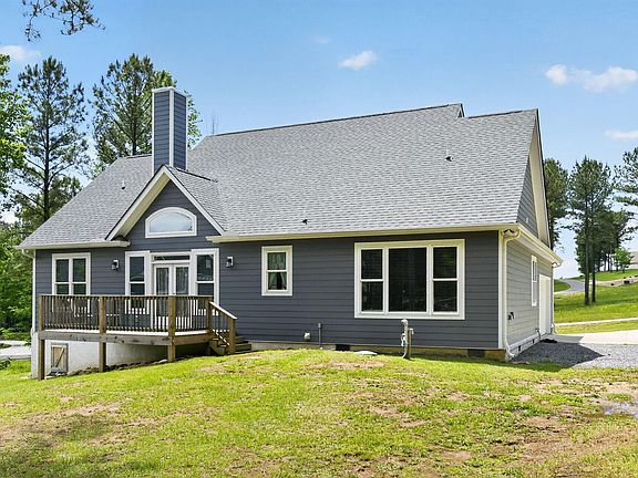 4th image of 370 Cumberland Cir