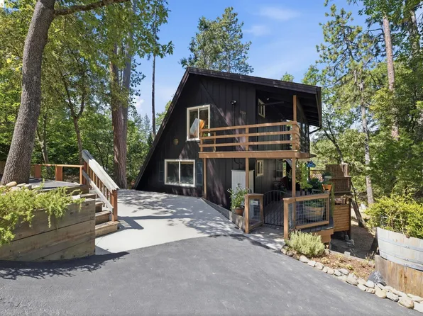 21900 Feather River Dr, Sonora, CA 95370