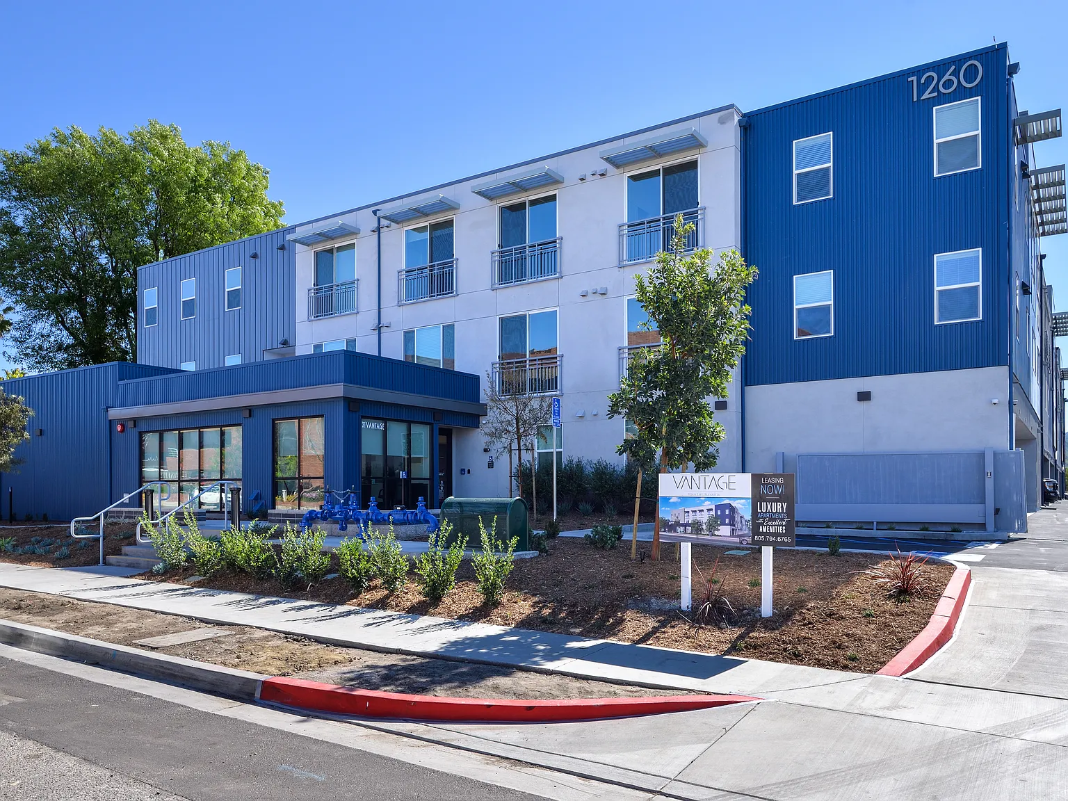 Vantage Apartments — Photo 1
