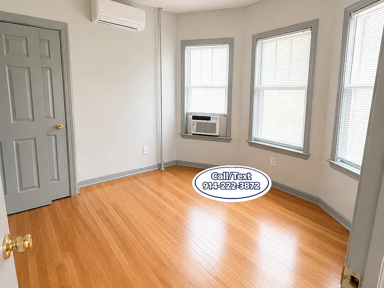 93 Maple St #1R — Photo 2
