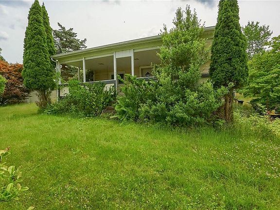 3rd image of 224 Oak Rd