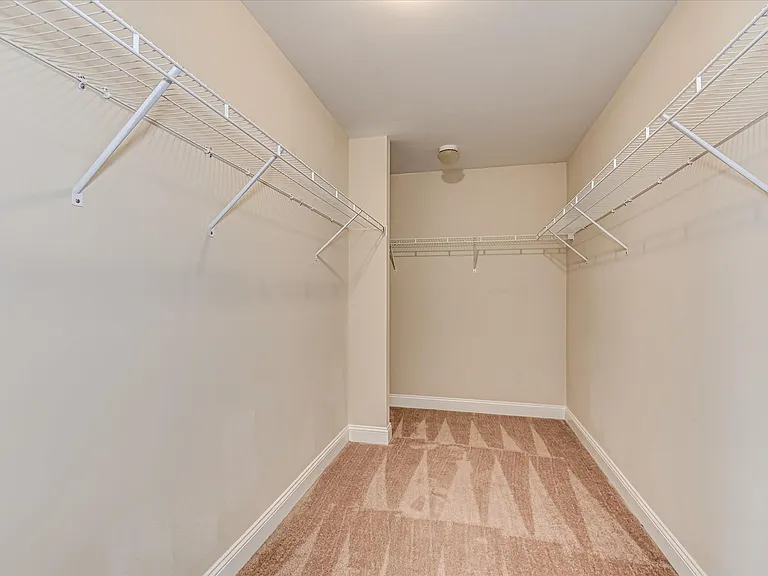 406 Saterlee Ct — Photo 41