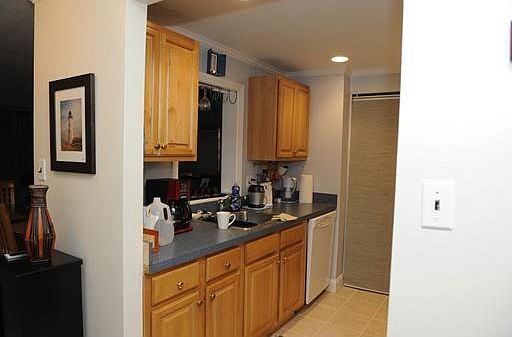 1st image of 60 Greentree Ln APT 27
