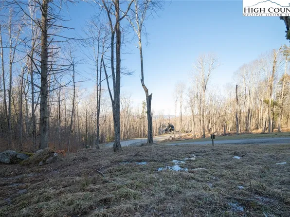 ES-72 Twisted Oak Path, Beech Mountain, NC 28604