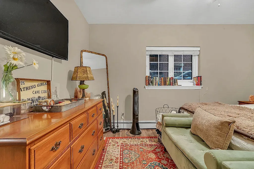 2 bed, 750 sqft, $3,200 — Photo 3