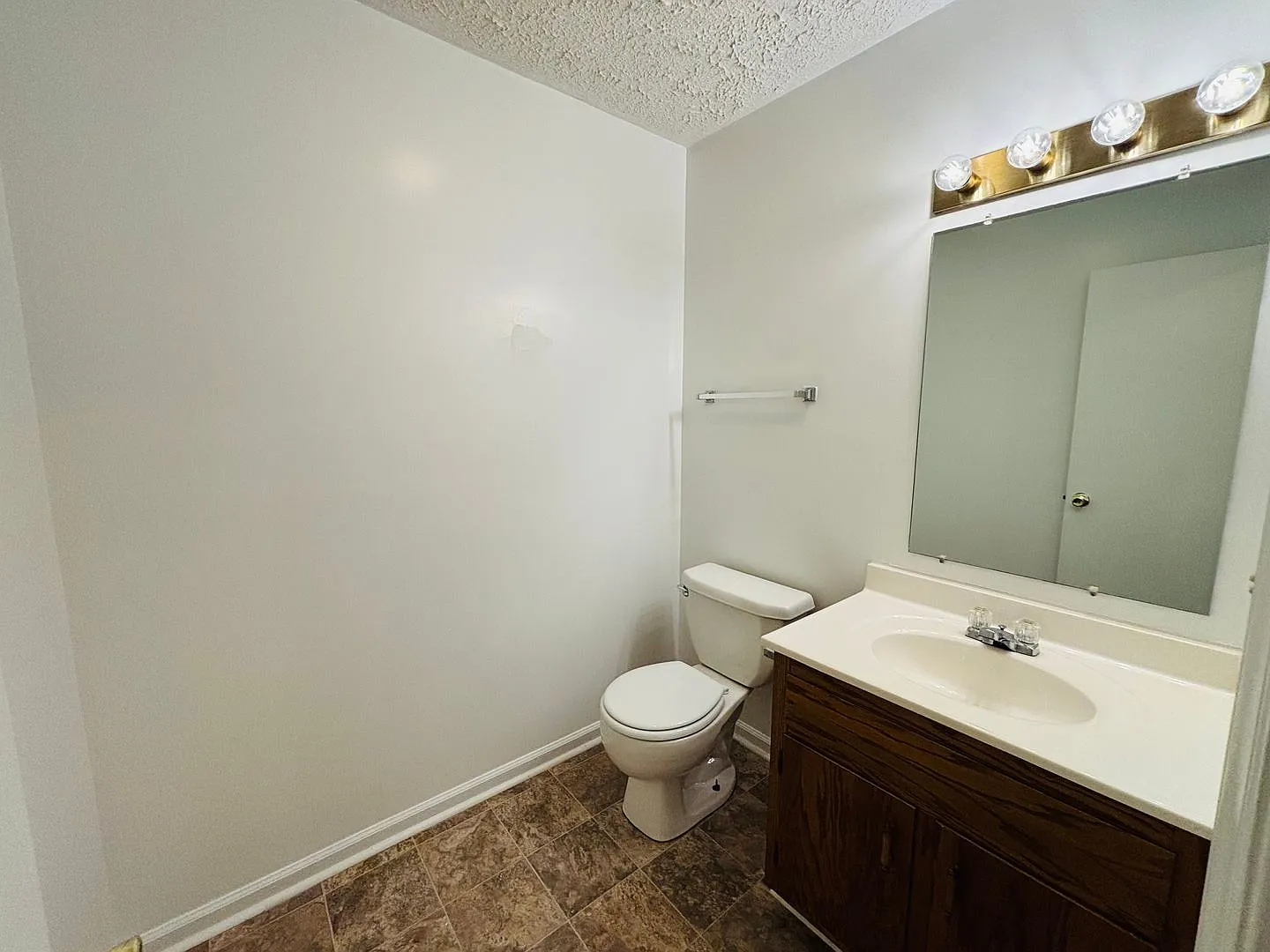 3 Bedroom 1.5 Bath Duplex — Photo 4