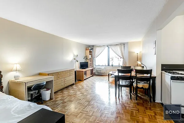 Rented by Bond New York | media 1