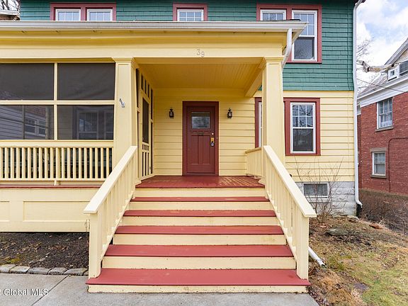 4th image of 39 Belle Ave