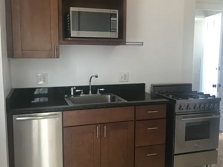 3141 Bishop St #2 — Photo 9
