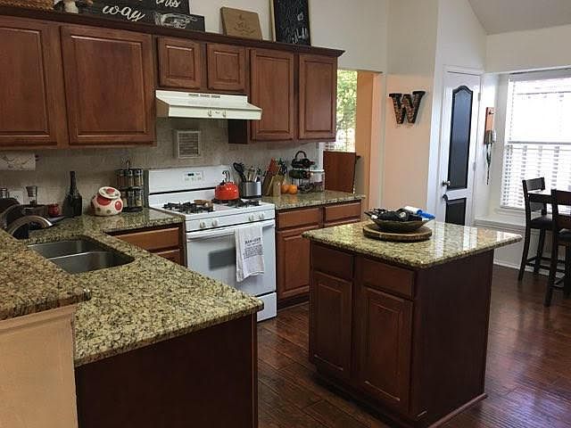 1st image of 8405 Greenfield Dr