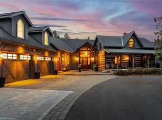 4 Buckingham Blvd, Clearview, ON L9Y 3Y9