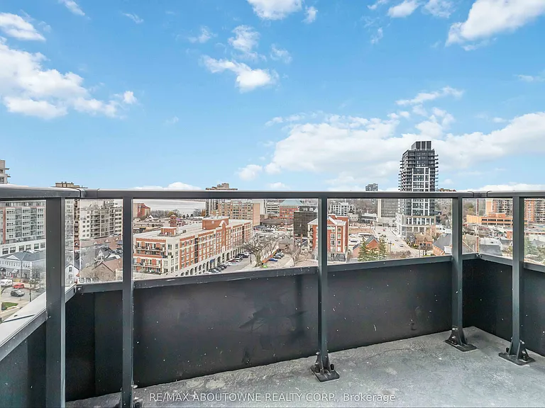 2088 James St #1109 — Photo 26