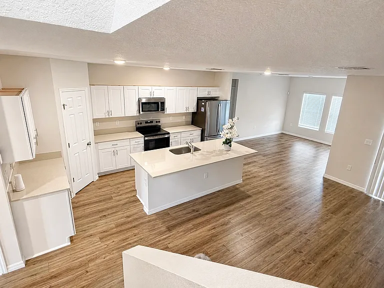 1305 Current Pl — Photo 9