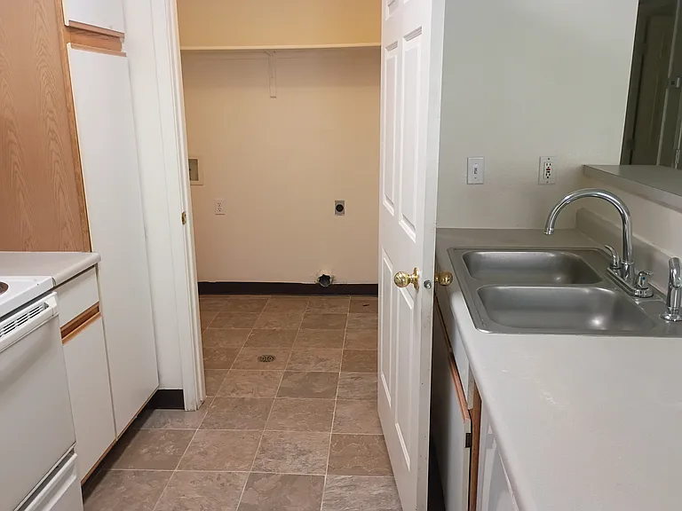 Mallard Cove Apartments — Photo 6