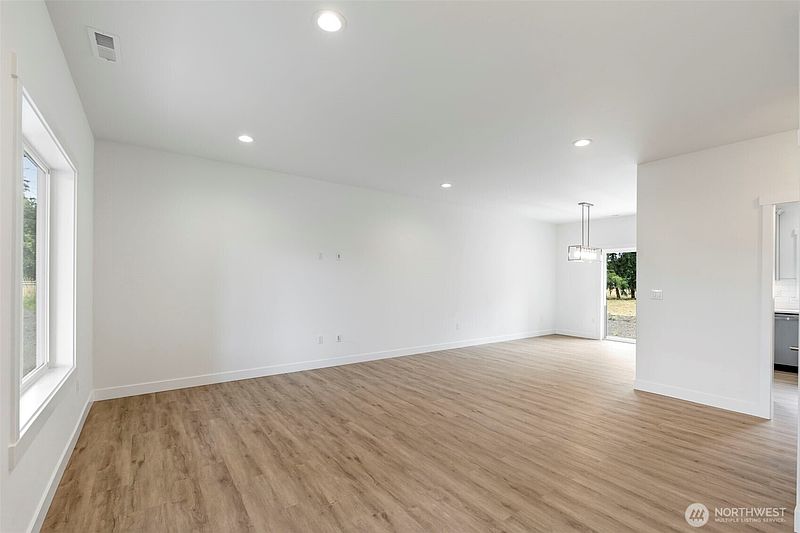 4th image of 17139 Bucoda Highway SE