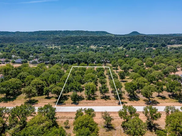 2373 E Landings Rd S, Granbury, TX 76049