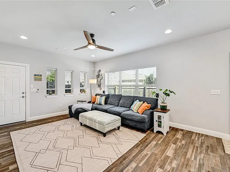 12813 Leatherback Ln — Photo 2
