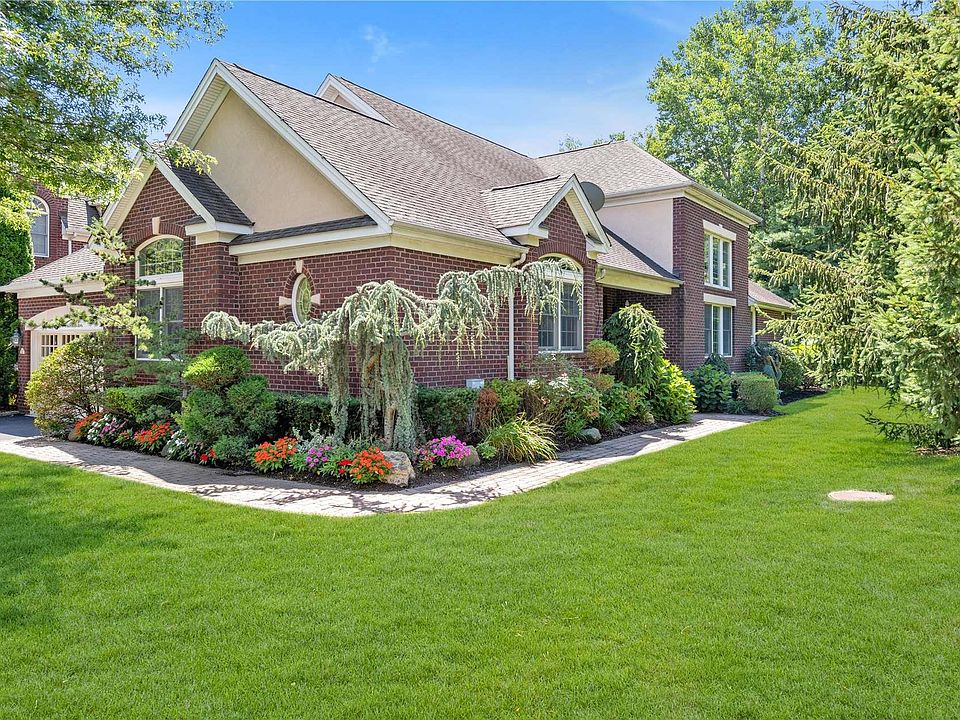 1st image of 43 Kensington Circle #43