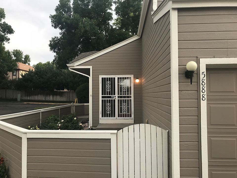 2 C Garage/Garden Patio