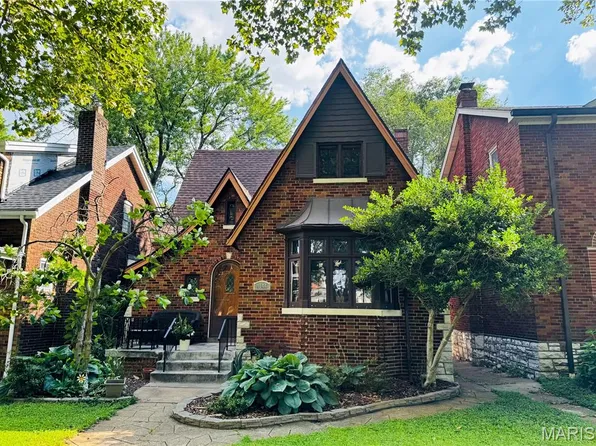 4144 Holly Hills Blvd, Saint Louis, MO 63116