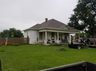 203 E Locust St, Bardwell, TX 75119