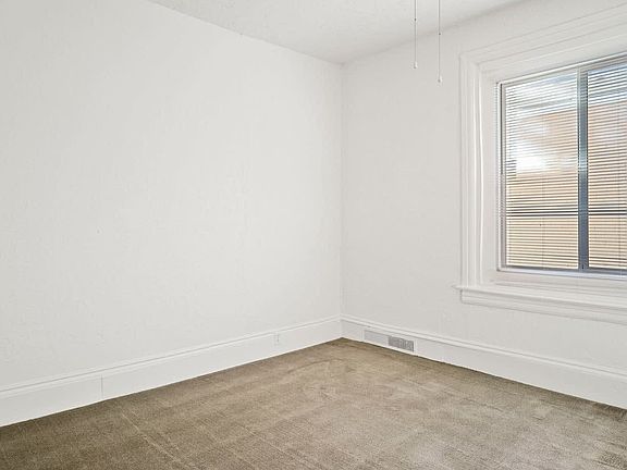 4th image of 165 N Laxon Ct