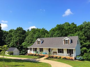 6697 Greenbrier Cemetery Rd, Greenbrier, TN 37073