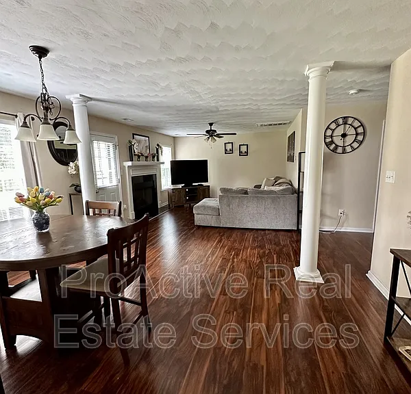 5123 Bute St — Photo 1