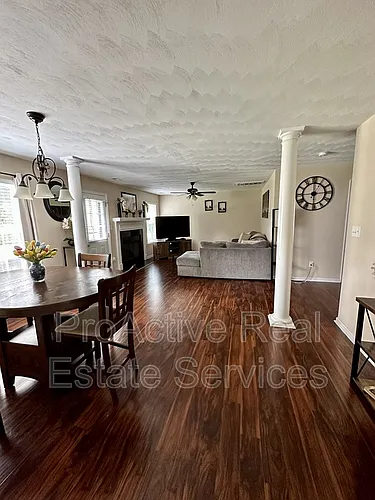 5123 Bute St Photo 1