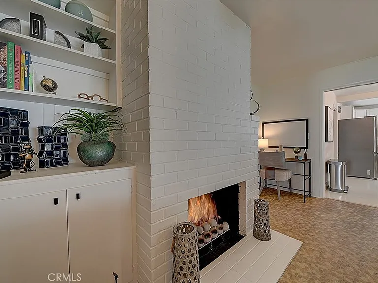 444 N Shattuck Pl — Photo 59