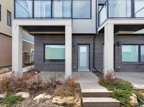 218 W Sherwood Sq NW #901, Calgary, AB T3R 0Y2