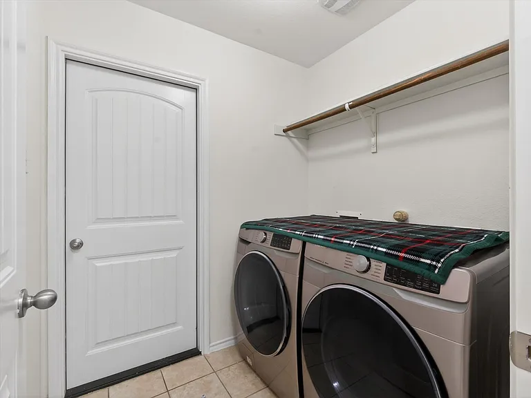 802 Platinum Dr — Photo 21